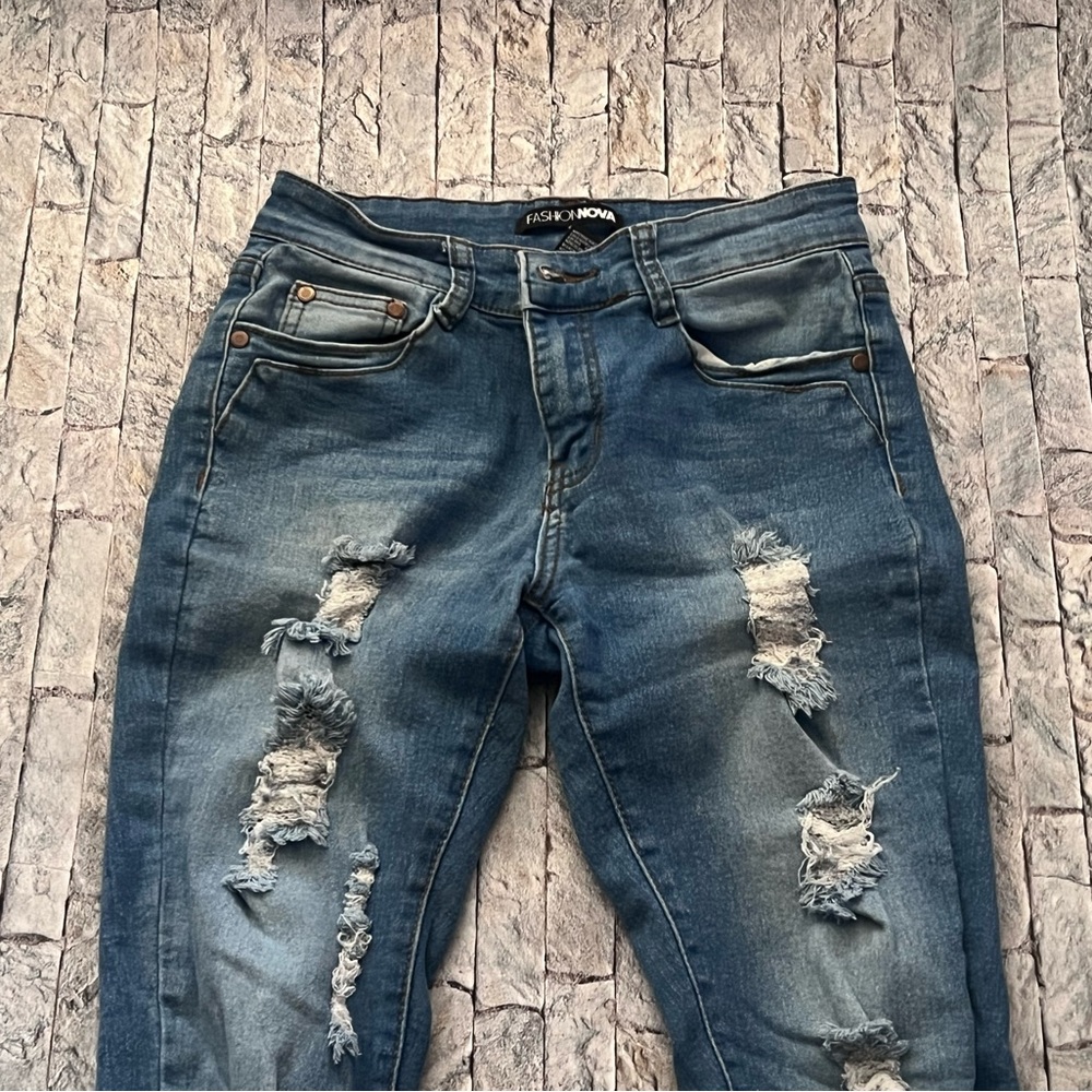 Fashion Nova Passionate From Miles Away Jeans - Women Size 3 - Picture 6 of 6